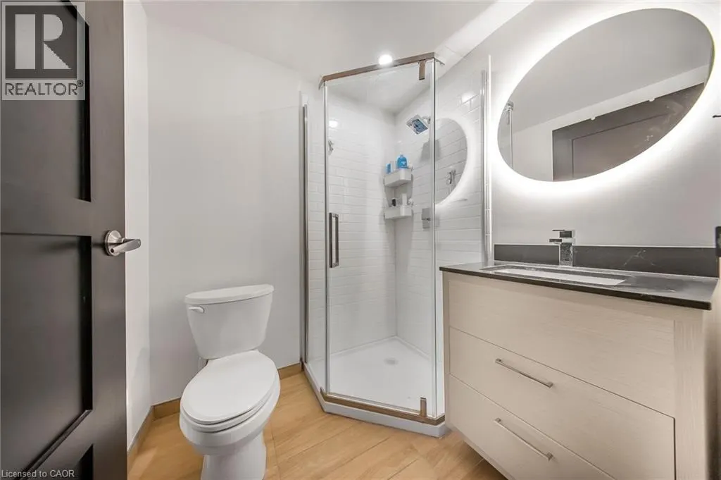 145 COLUMBIA Street W Unit# 909, #909