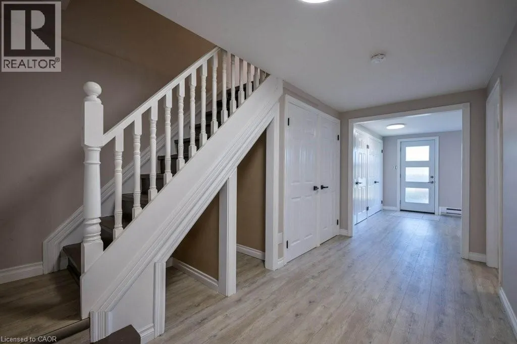 107 DINISON Crescent