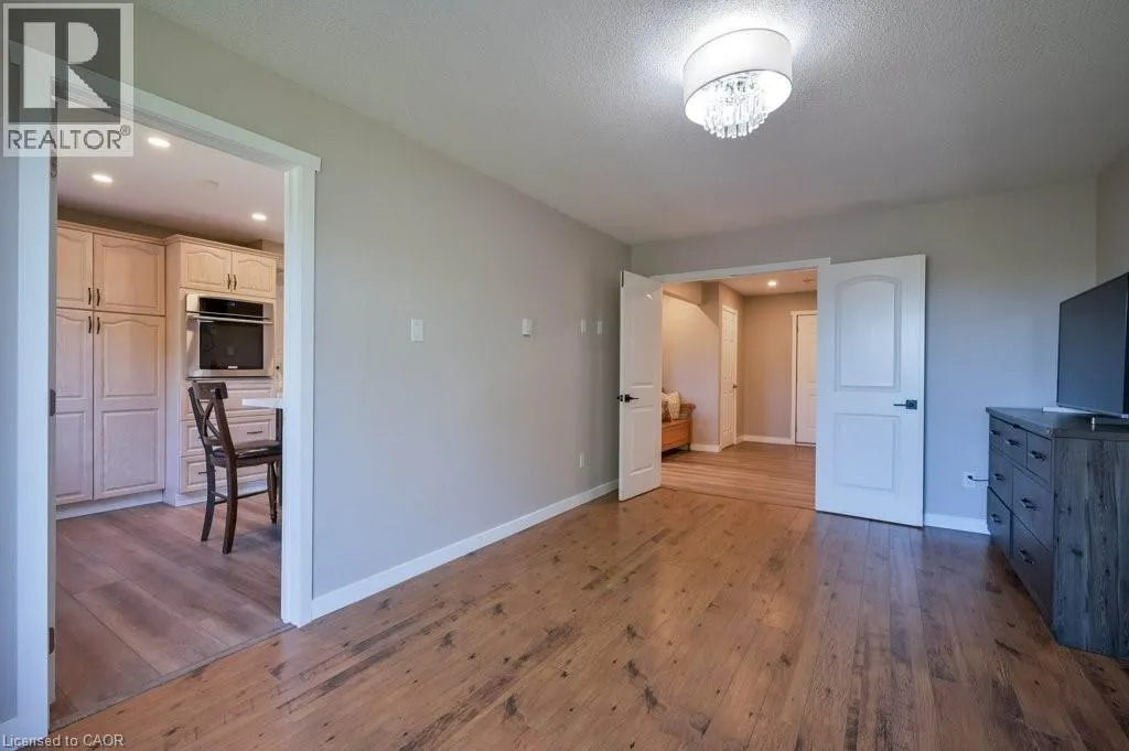 107 DINISON Crescent