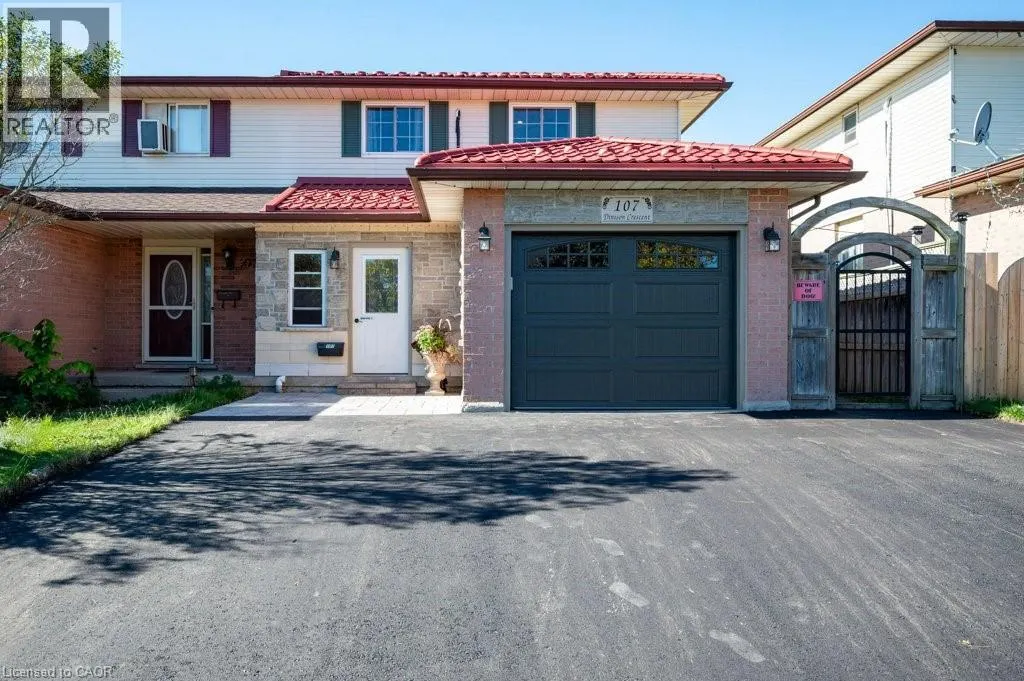 107 DINISON Crescent