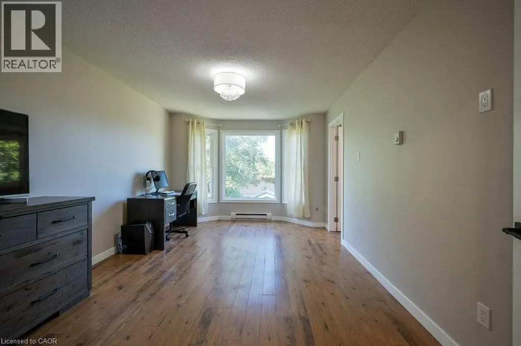 107 DINISON Crescent