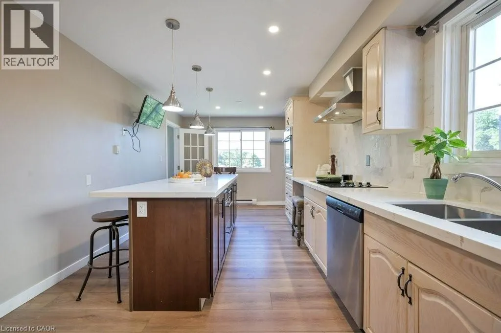 107 DINISON Crescent