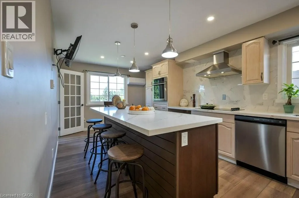 107 DINISON Crescent