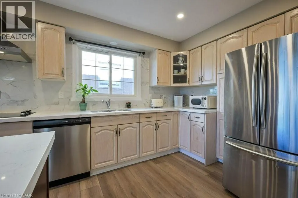 107 DINISON Crescent