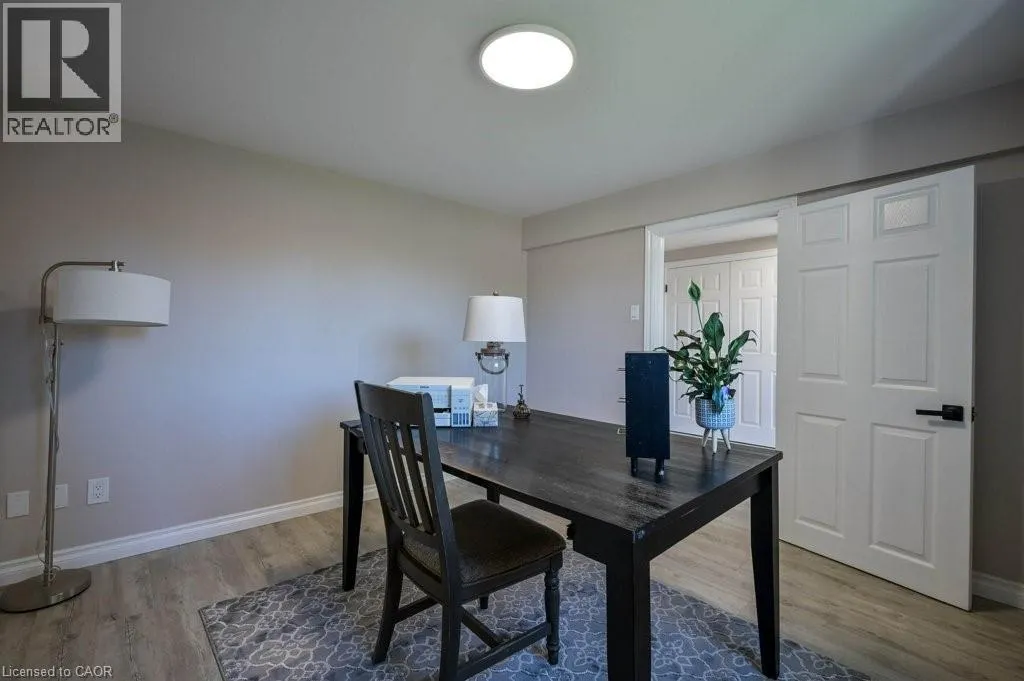 107 DINISON Crescent