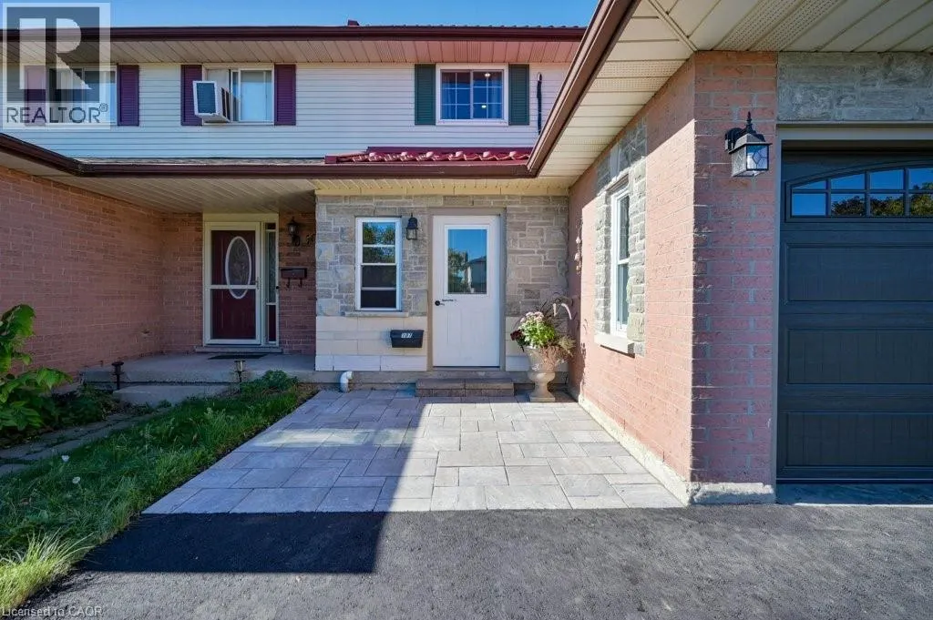 107 DINISON Crescent