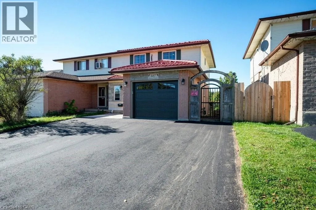 107 DINISON Crescent