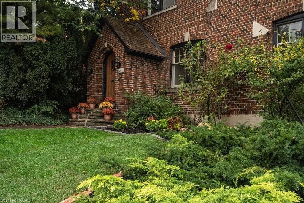36 MOUNTWOOD Avenue