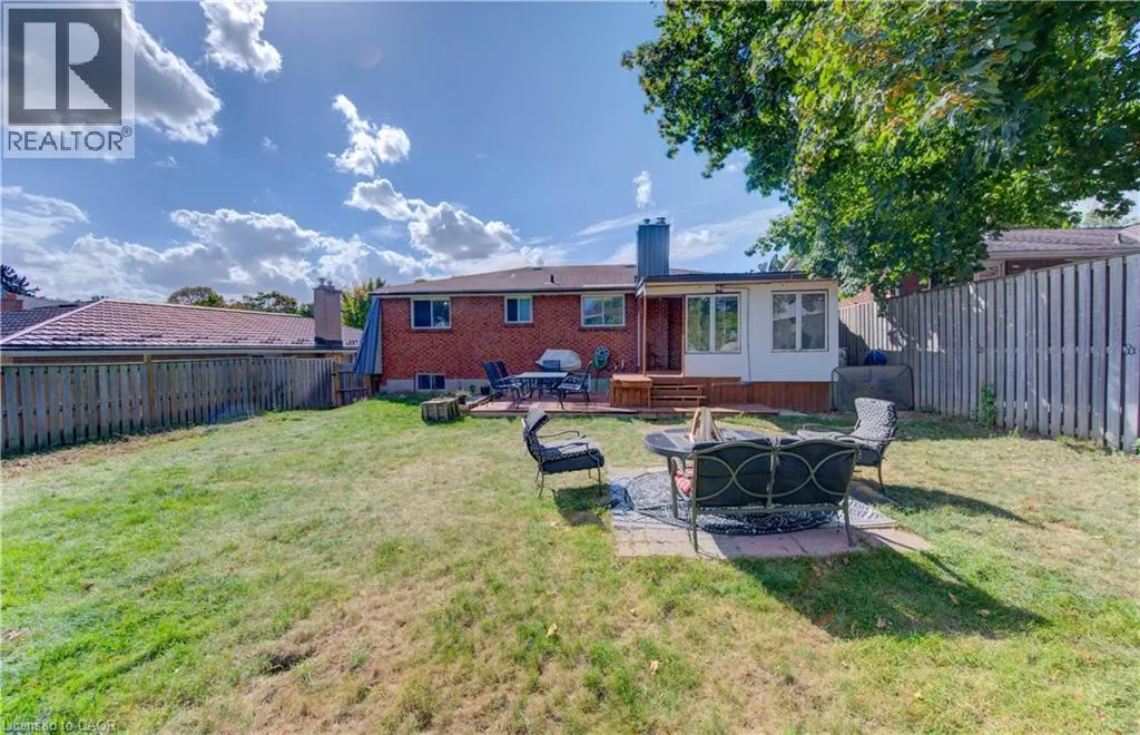 320 COUNTRY HILL Drive