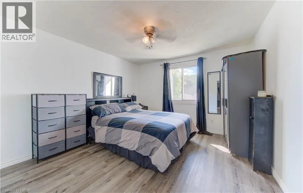320 COUNTRY HILL Drive