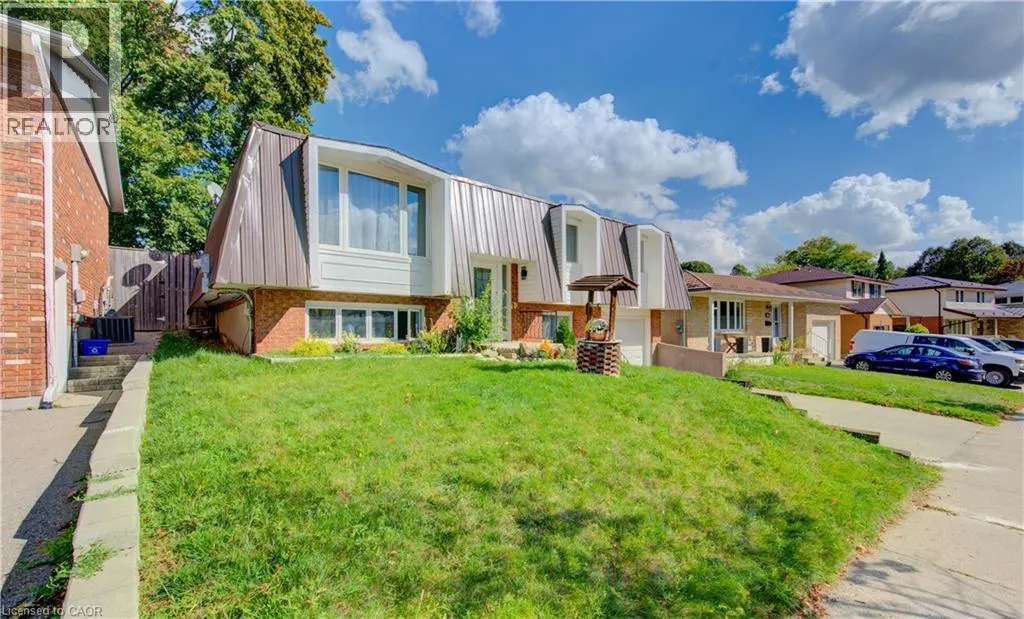320 COUNTRY HILL Drive