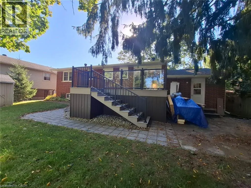 185 FRONT Street E