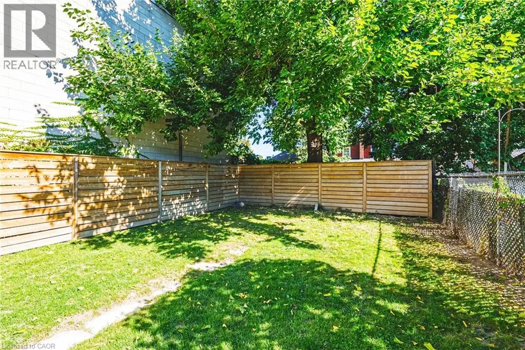 24 ROWANWOOD Street