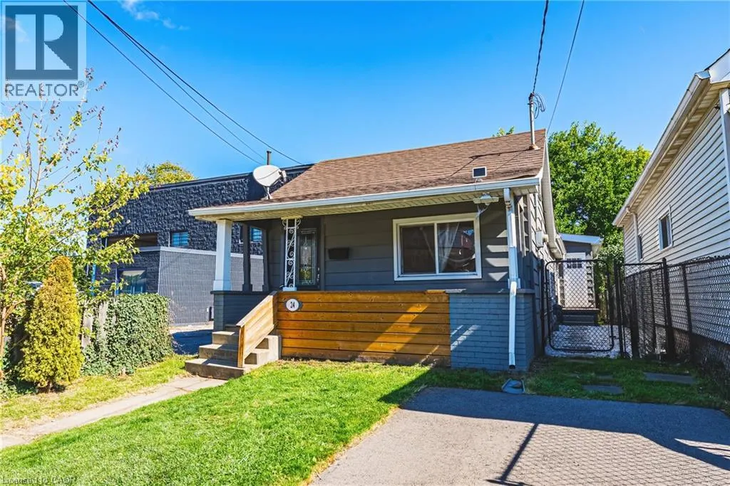 24 ROWANWOOD Street
