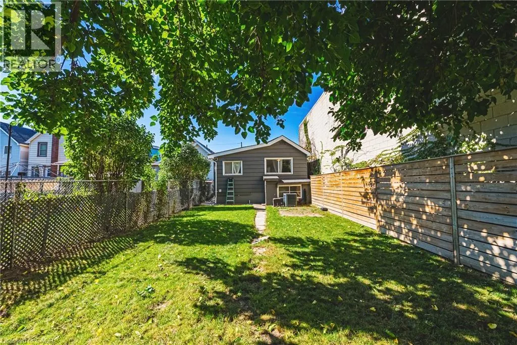 24 ROWANWOOD Street