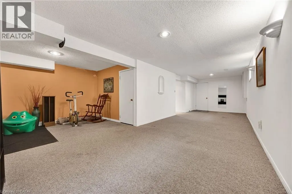 14 KELLER Crescent
