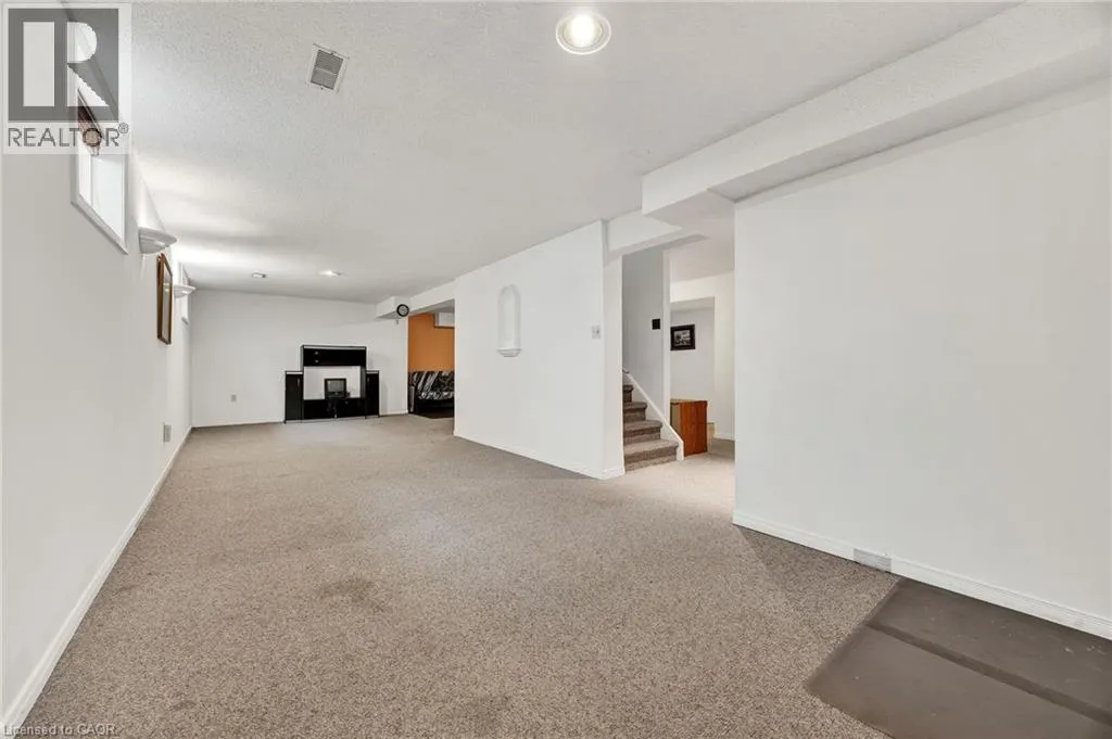 14 KELLER Crescent