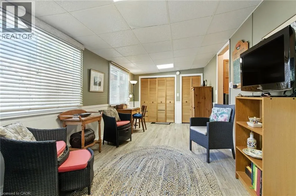 23 FOUR MILE CREEK Road Unit# 411, #411