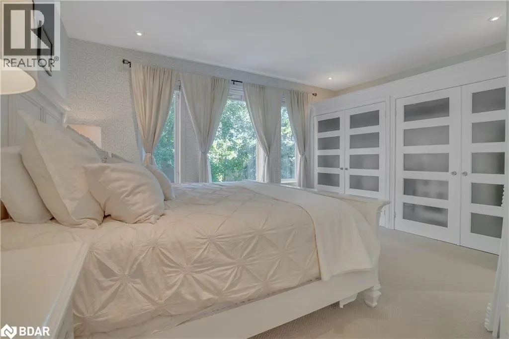 28 WINDSOR Crescent