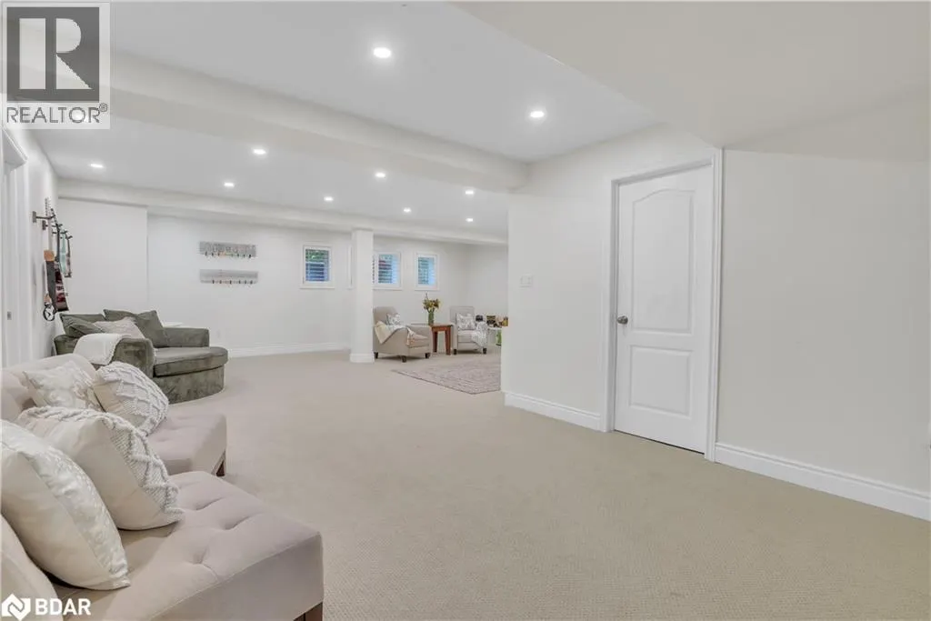 28 WINDSOR Crescent