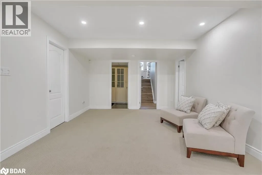 28 WINDSOR Crescent