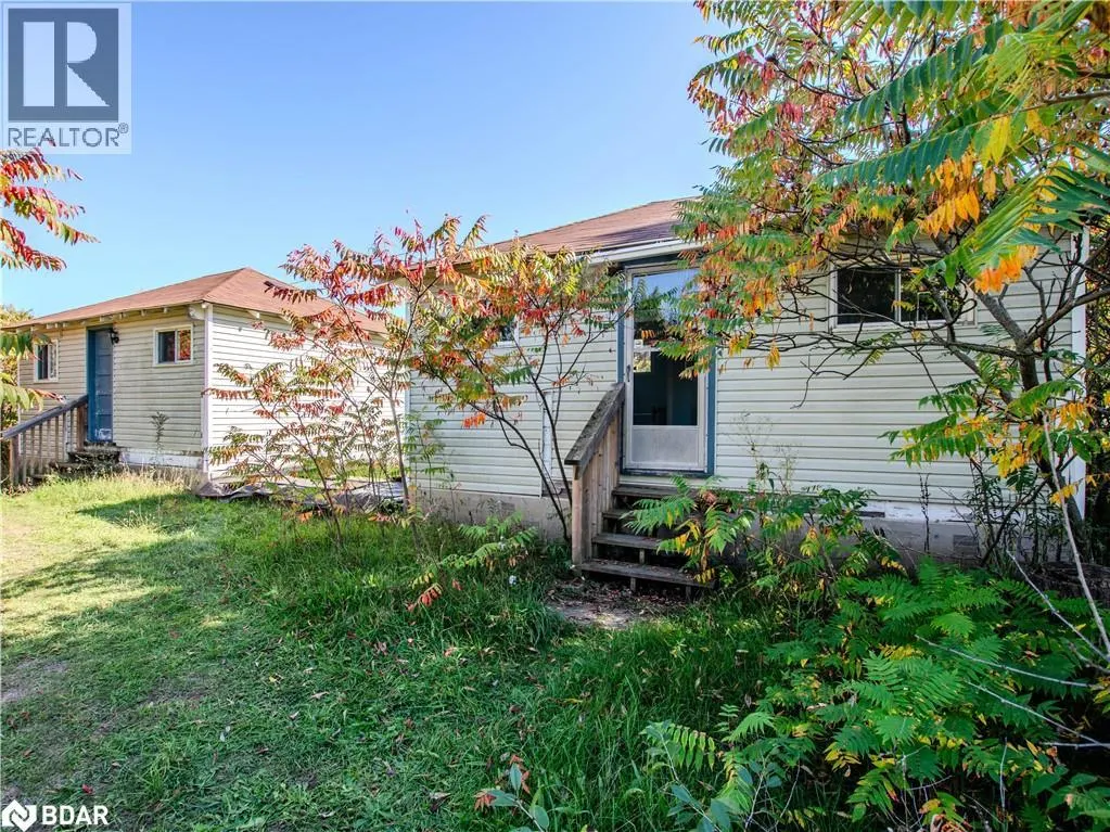 2041 W FLOS RD FOUR Road W