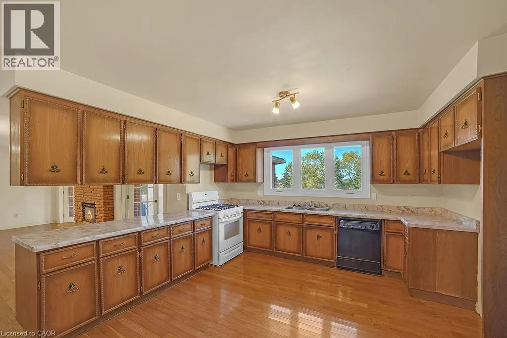 585 JUNCTION Road