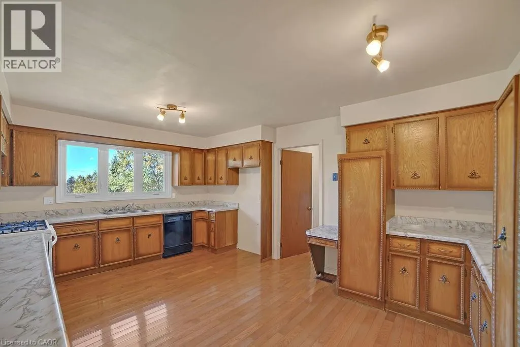 585 JUNCTION Road