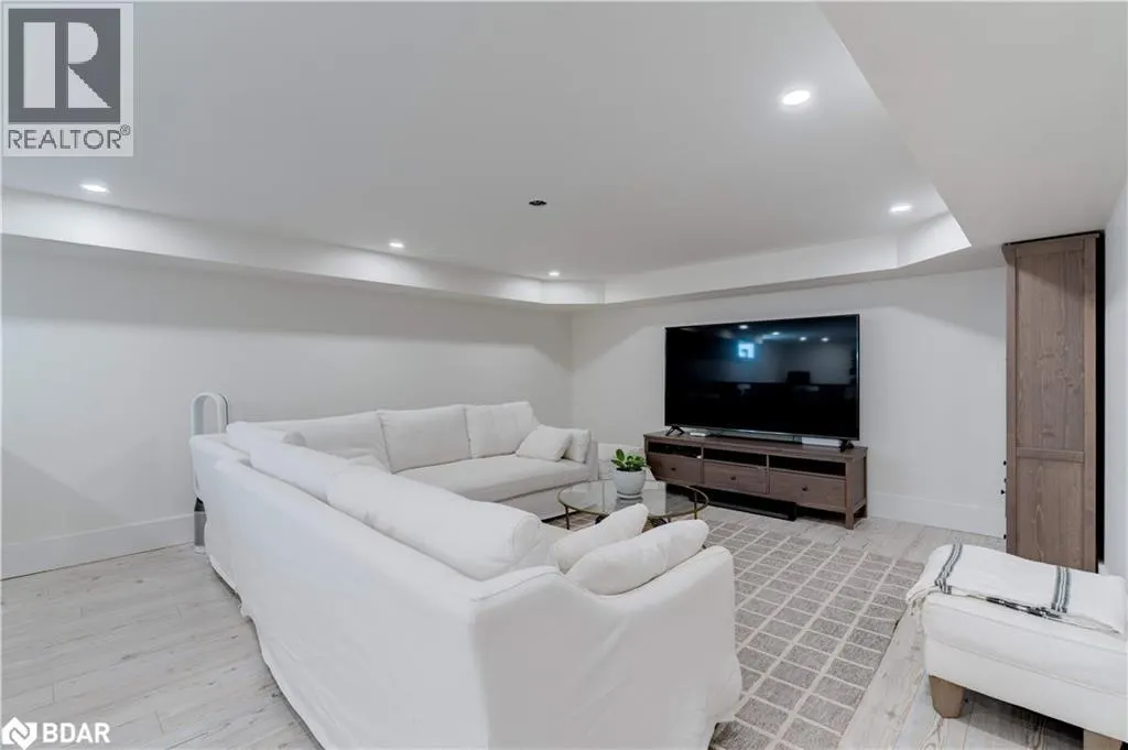 41 FAIRWOOD Place E