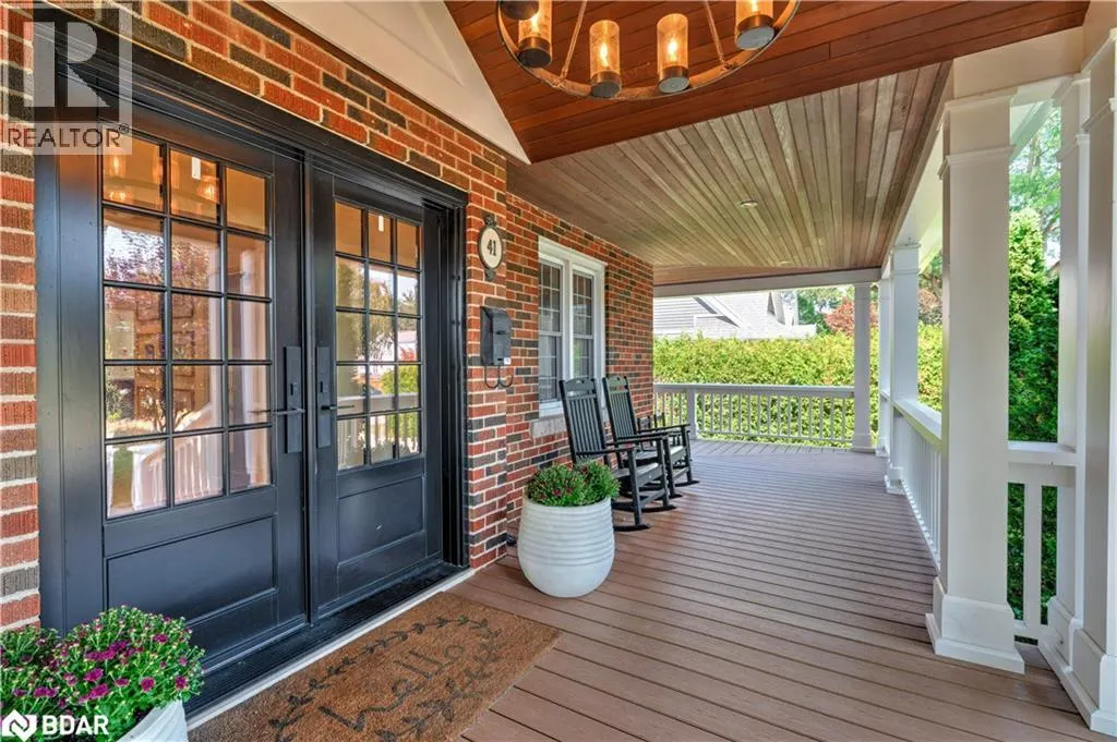 41 FAIRWOOD Place E