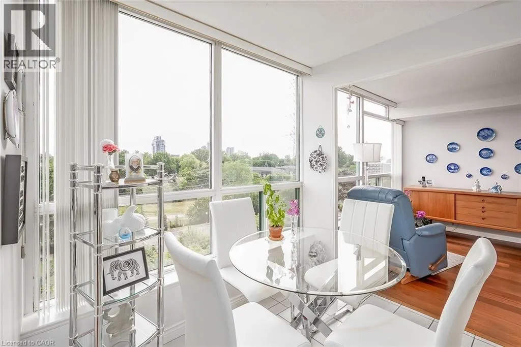 1276 MAPLE CROSSING Boulevard Unit# 612, #612