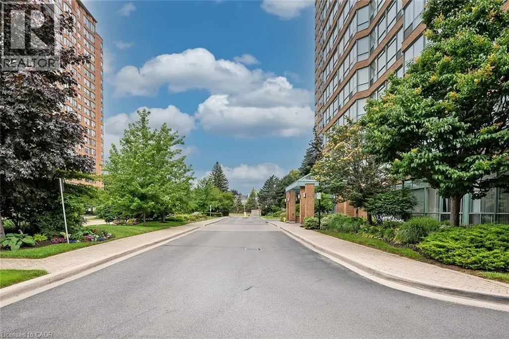 1276 MAPLE CROSSING Boulevard Unit# 612, #612