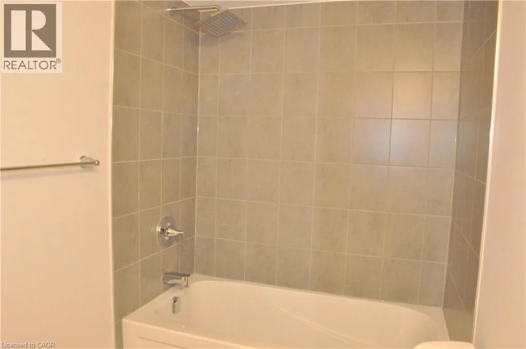 160 ROCHEFORT Street Unit# D3, #D3