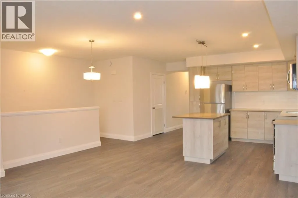 160 ROCHEFORT Street Unit# D3, #D3