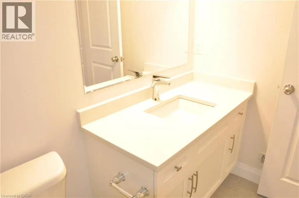 160 ROCHEFORT Street Unit# D3, #D3