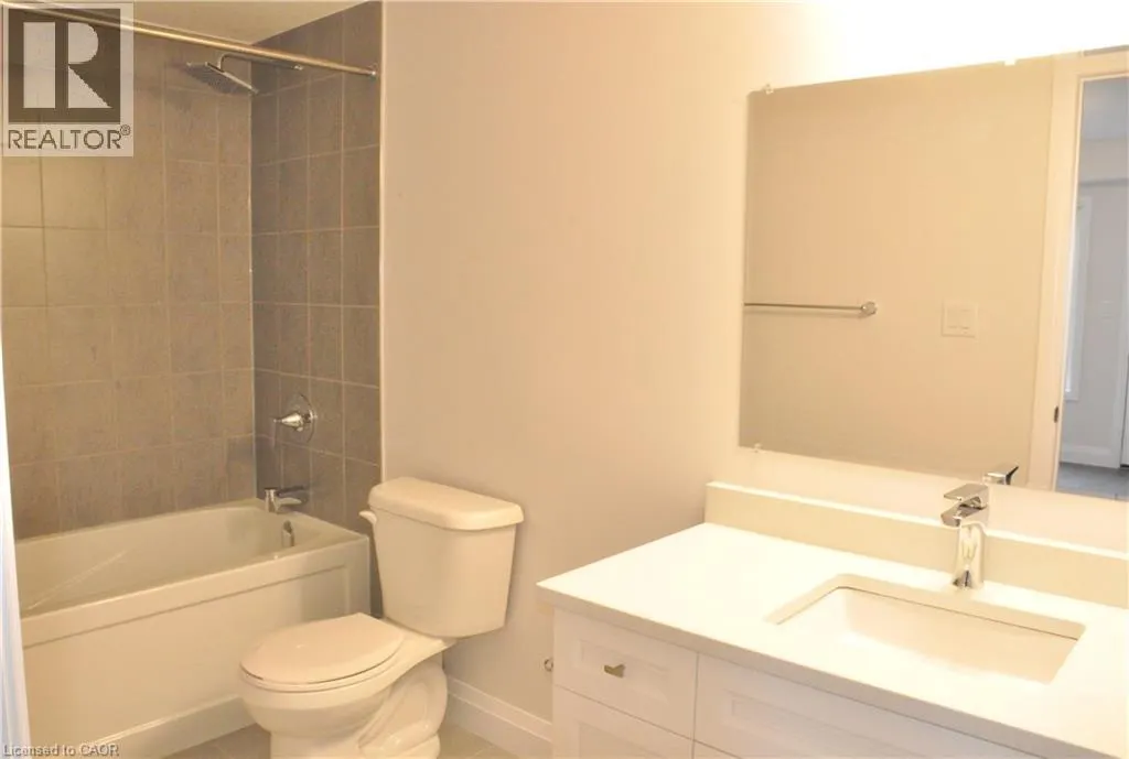 160 ROCHEFORT Street Unit# D3, #D3