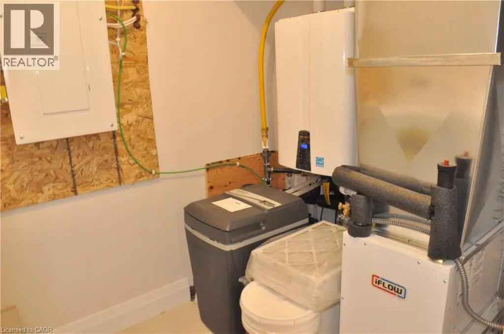 160 ROCHEFORT Street Unit# D3, #D3