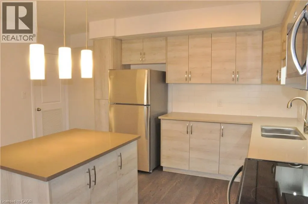160 ROCHEFORT Street Unit# D3, #D3