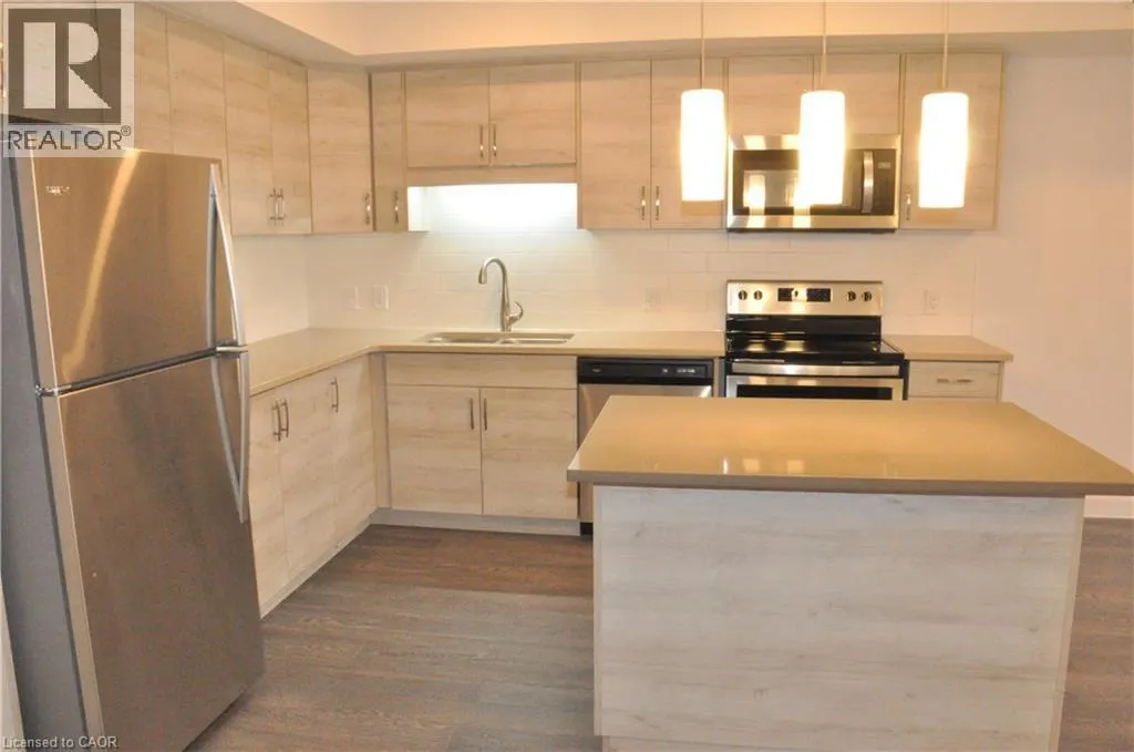 160 ROCHEFORT Street Unit# D3, #D3