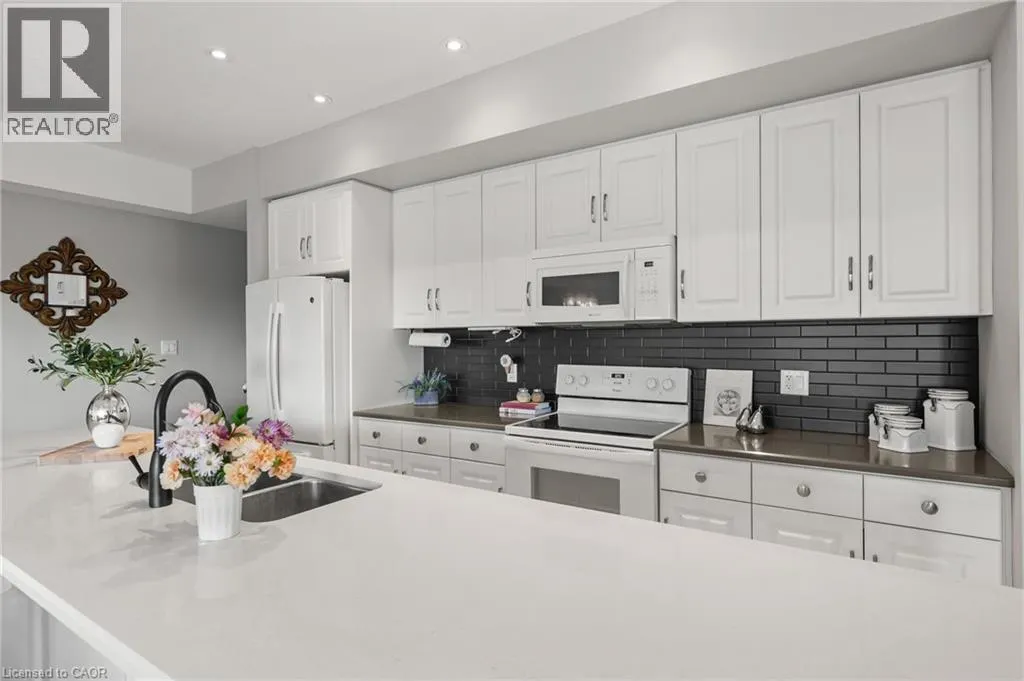 70 WILLOWRUN Drive Unit# A2, #A2