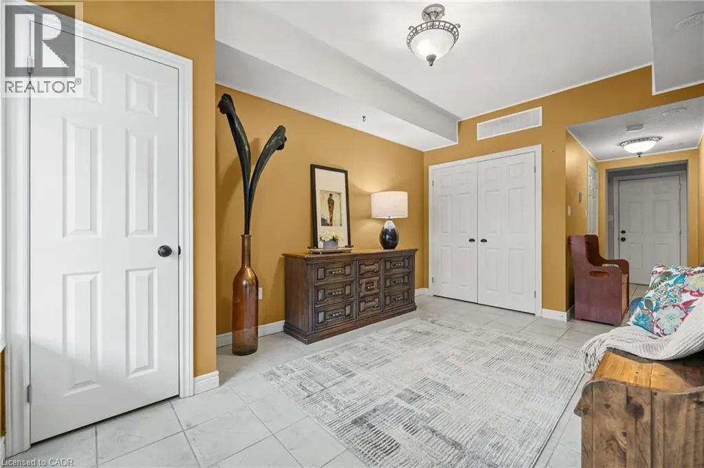 70 WILLOWRUN Drive Unit# A2, #A2