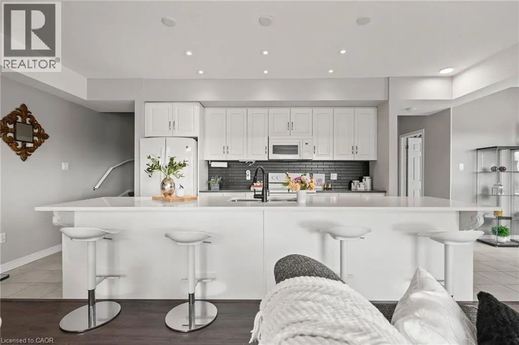 70 WILLOWRUN Drive Unit# A2, #A2