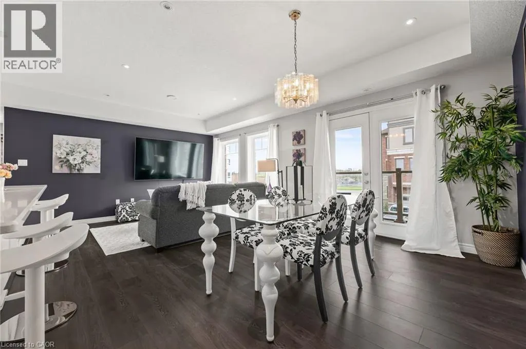70 WILLOWRUN Drive Unit# A2, #A2