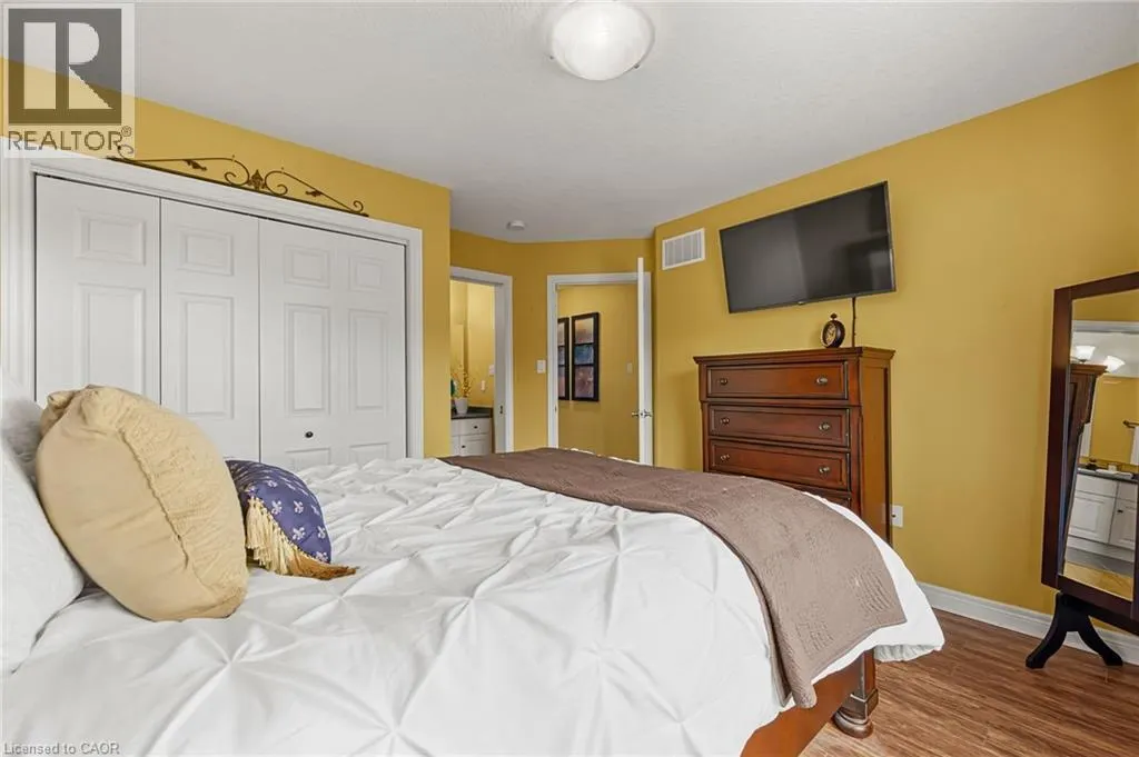 70 WILLOWRUN Drive Unit# A2, #A2