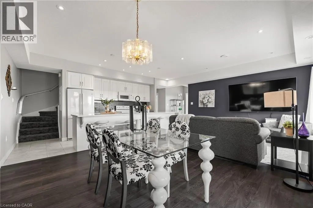 70 WILLOWRUN Drive Unit# A2, #A2