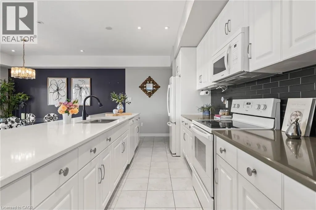 70 WILLOWRUN Drive Unit# A2, #A2