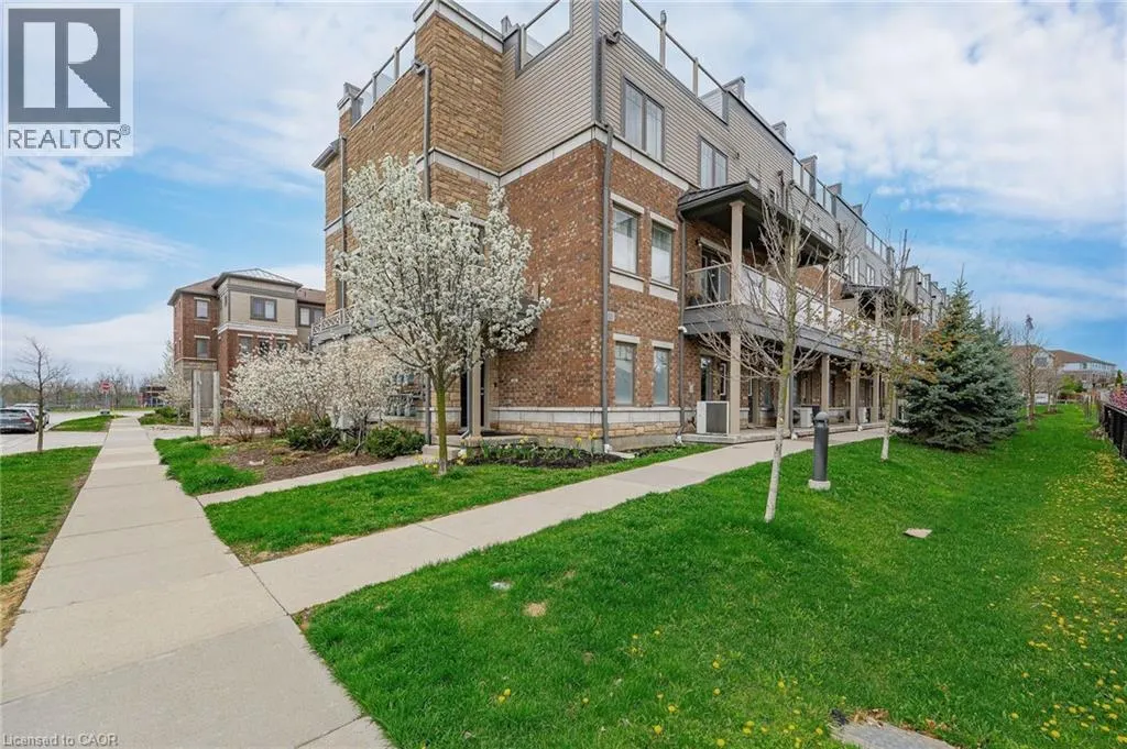 70 WILLOWRUN Drive Unit# A2, #A2