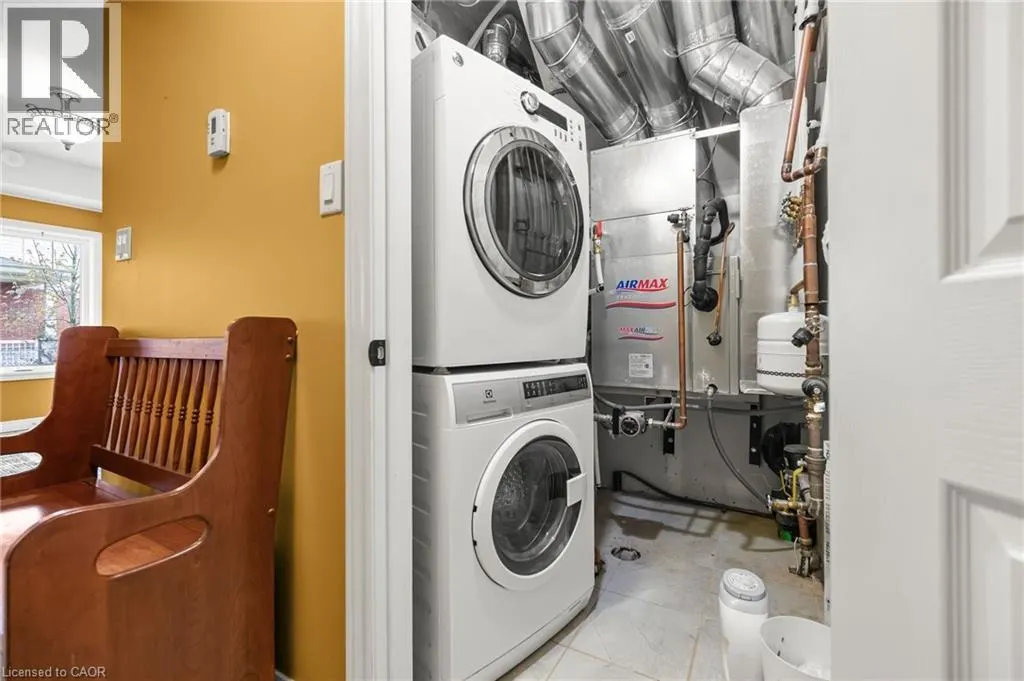 70 WILLOWRUN Drive Unit# A2, #A2