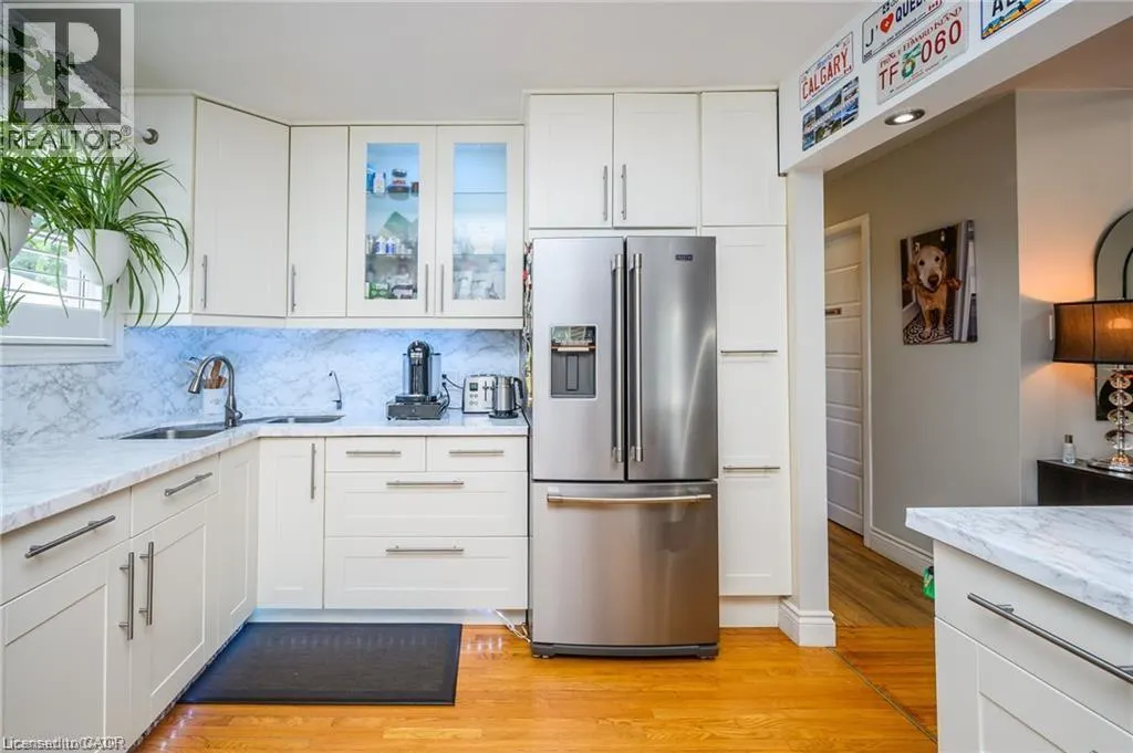 551 CHAMBERLAIN Road Unit# Upper, #Upper
