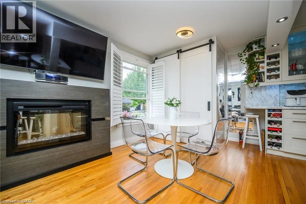 551 CHAMBERLAIN Road Unit# Upper, #Upper